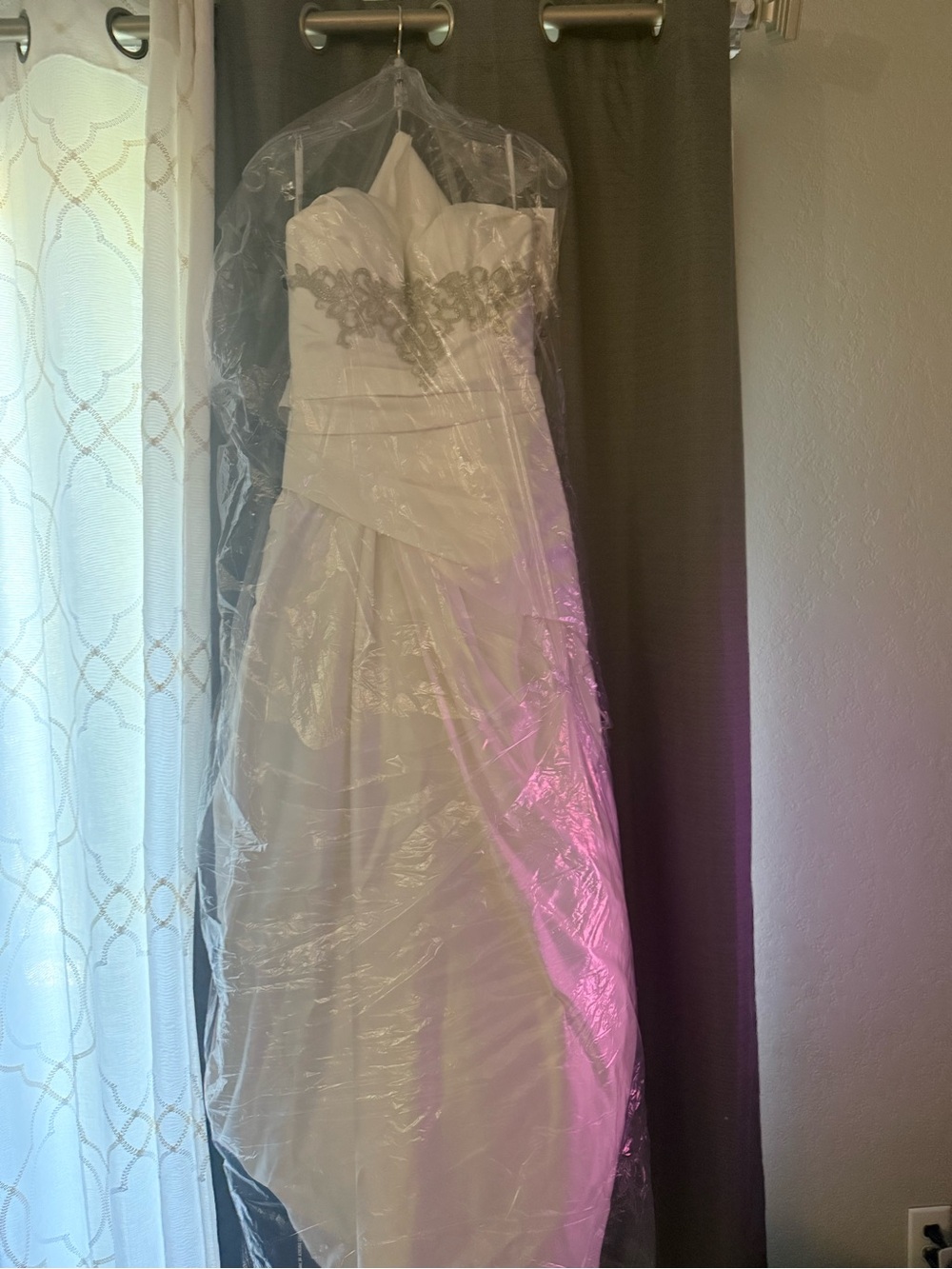 NWT DaVinci Wedding dress Size 4